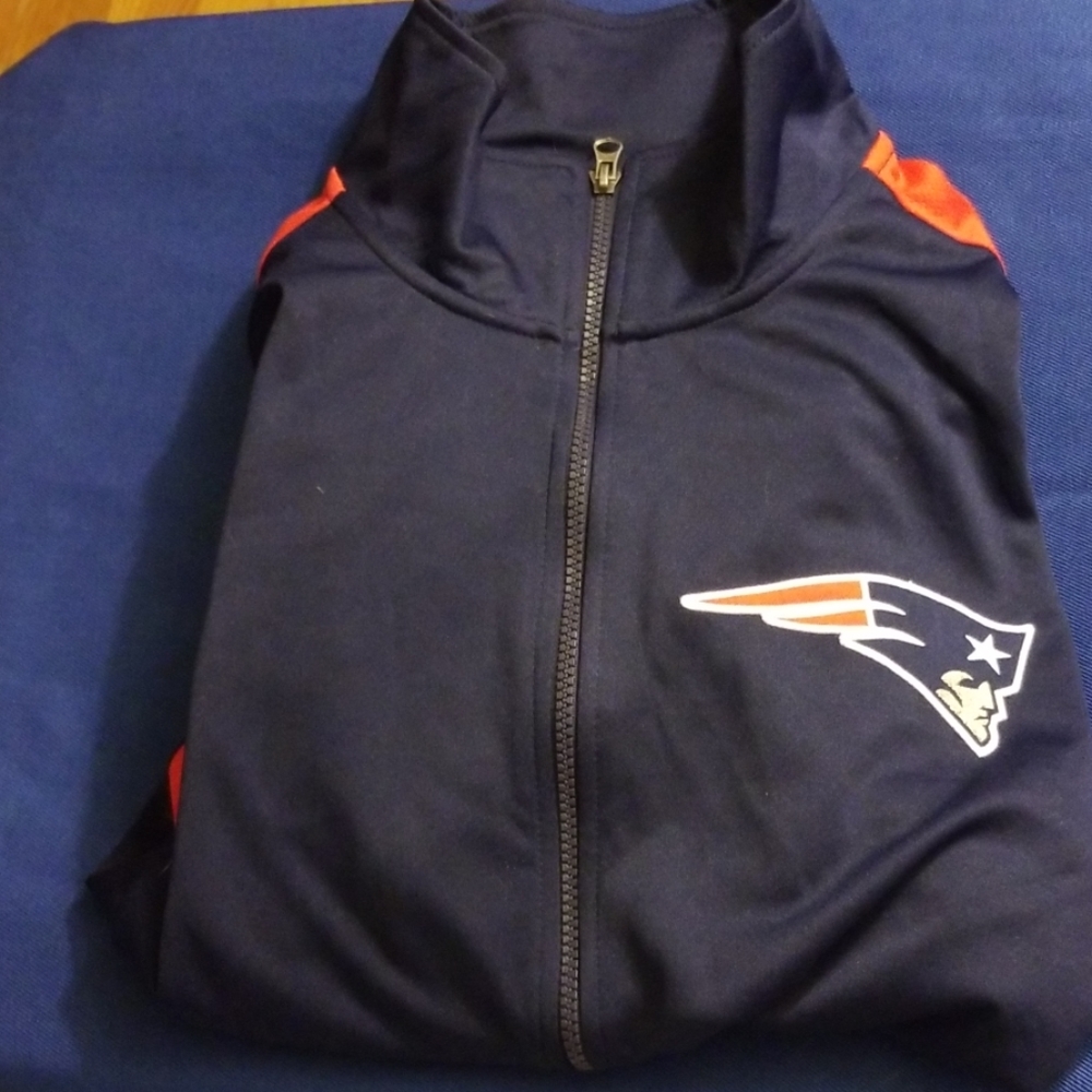 NWOT Mens New England Patriots Light Jacket